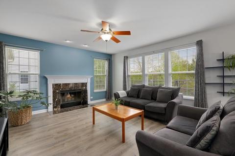 301 Monument Rd, Elgin, IL 60124 photo 15