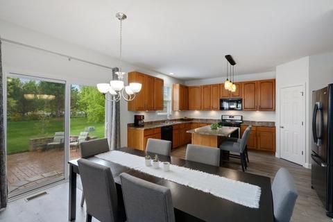 301 Monument Rd, Elgin, IL 60124 photo 13