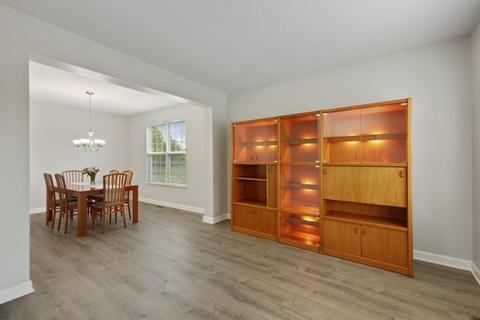 301 Monument Rd, Elgin, IL 60124 photo 7