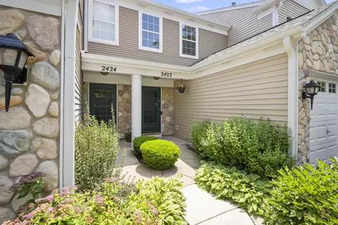 2422 Oak Tree Ln, Plainfield, IL 60586 photo 2