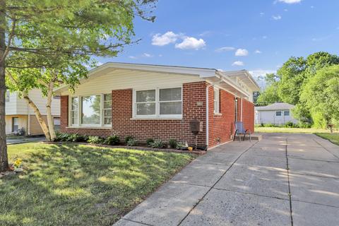 140 Highland Ave, Wheeling, IL 60090 photo 1
