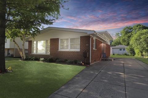 140 Highland Ave, Wheeling, IL 60090 photo 3