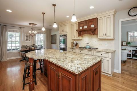 1739 Kay Rd, Wheaton, IL 60187 photo 5