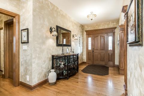 293 E Madison St, Elmhurst, IL 60126 photo 2