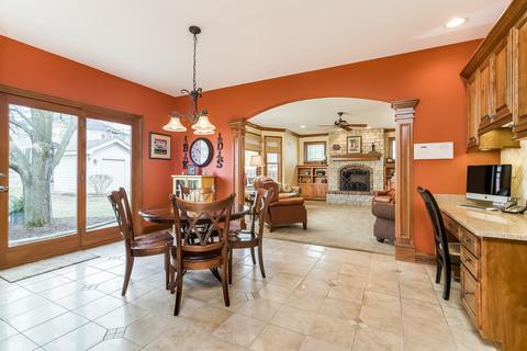 293 E Madison St, Elmhurst, IL 60126 photo 6