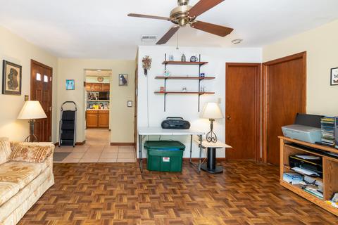 2755 Eisenhower Dr, Des Plaines, IL 60018 photo 13