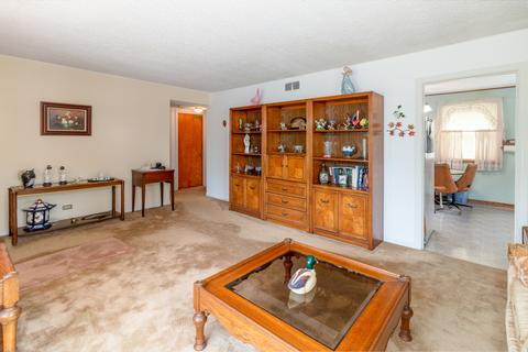 2755 Eisenhower Dr, Des Plaines, IL 60018 photo 7