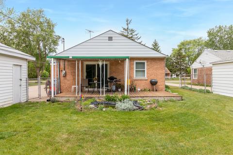 2755 Eisenhower Dr, Des Plaines, IL 60018 photo 4