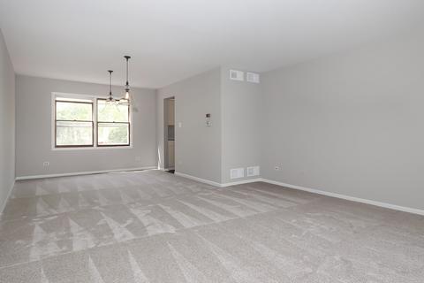 1275 W Dovington Dr, Hoffman Estates, IL 60169 photo 5