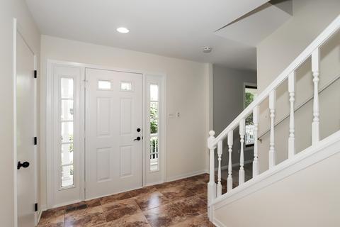 1275 W Dovington Dr, Hoffman Estates, IL 60169 photo 3