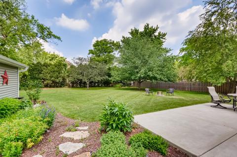 1427 Daly Rd, Wheaton, IL 60187 photo 3