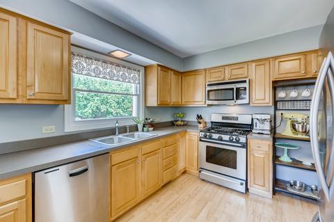 1427 Daly Rd, Wheaton, IL 60187 photo 11