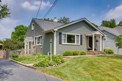 1427 Daly Rd, Wheaton, IL 60187 photo 2
