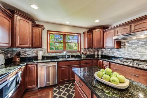 1289 Hassell Ct, Hoffman Estates, IL 60169 photo 9