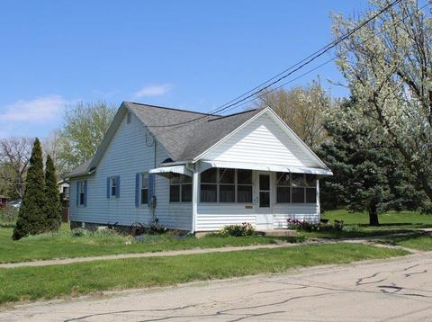 406 W Winfield St, Morrison, IL 61270 photo 2