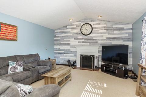 1410 Heritage Rd W, Normal, IL 61761 photo 13