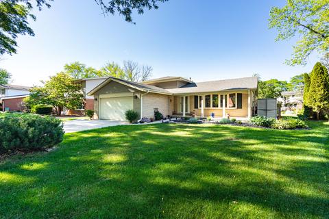 2014 E Woodview Dr, Mount Prospect, IL 60056 photo 1