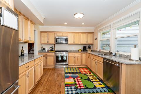 2014 E Woodview Dr, Mount Prospect, IL 60056 photo 10