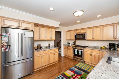 2014 E Woodview Dr, Mount Prospect, IL 60056 photo 11