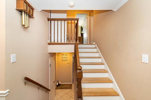 2014 E Woodview Dr, Mount Prospect, IL 60056 photo 13