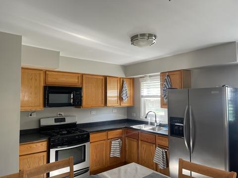 1254 Algonquin Dr, Elgin, IL 60120 photo 4