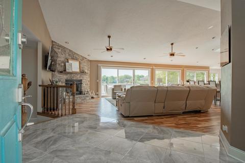 312 Bay Rd, Mchenry, IL 60051 photo 7