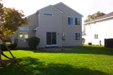 813 Seacrest Ln, Bartlett, IL 60103 photo 5