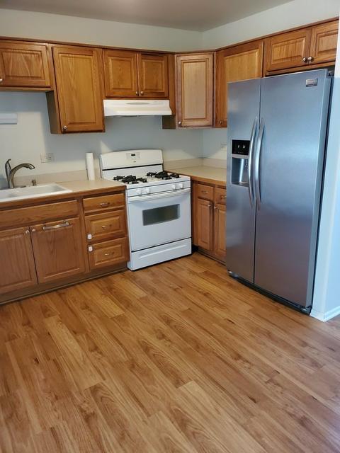 80 Waverly Dr, Elgin, IL 60120 photo 2
