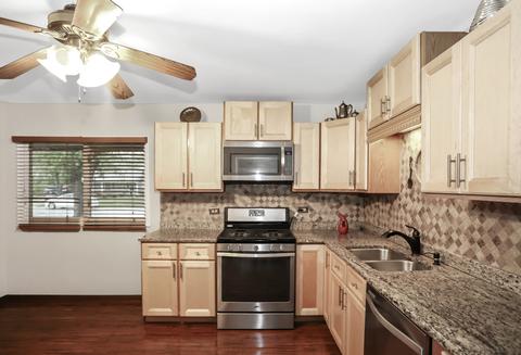 485 Audubon St, Hoffman Estates, IL 60169 photo 9