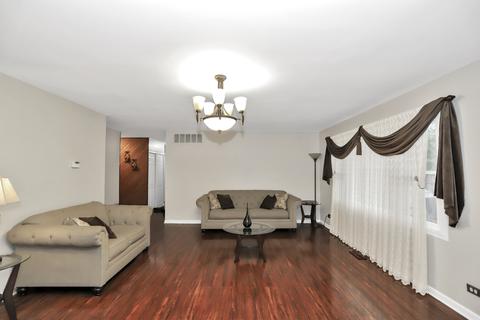 485 Audubon St, Hoffman Estates, IL 60169 photo 6