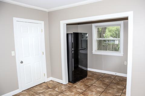 327 Ann St, Elgin, IL 60120 photo 7