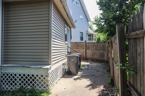 327 Ann St, Elgin, IL 60120 photo 15