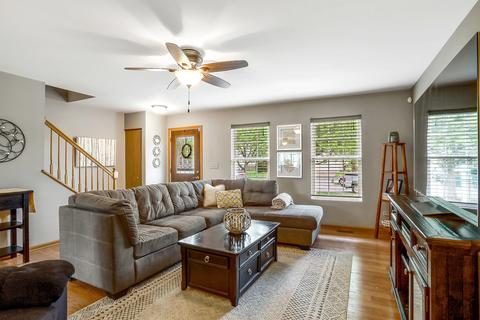2215 Maple Ridge Dr, Plainfield, IL 60586 photo 4