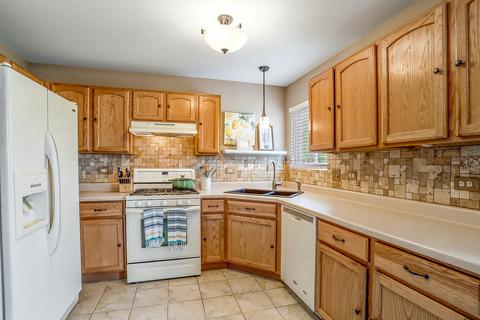 2215 Maple Ridge Dr, Plainfield, IL 60586 photo 7