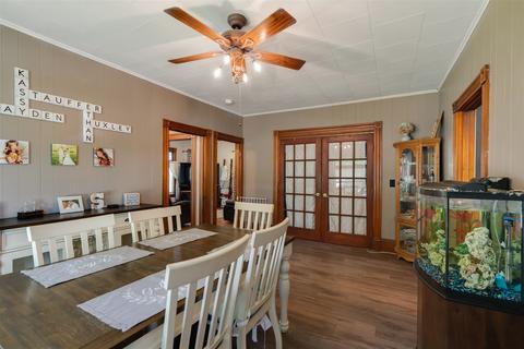 301 E Washington St, Le Roy, IL 61752 photo 5