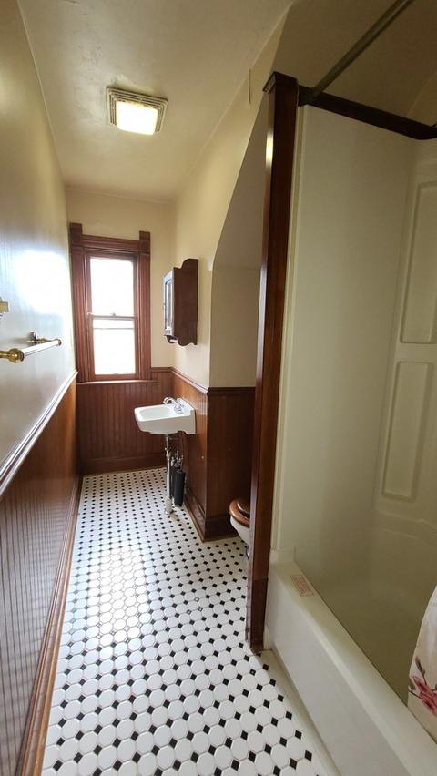 227 Hill Ave, Elgin, IL 60120 photo 9