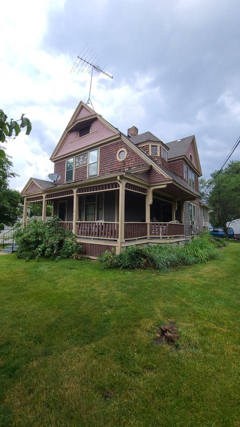 227 Hill Ave, Elgin, IL 60120 photo 2