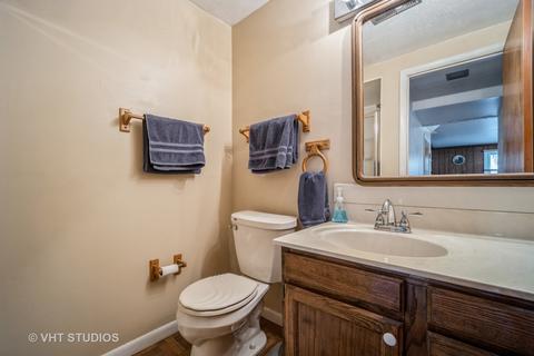 1131 E Juniper Ln, Mount Prospect, IL 60056 photo 17