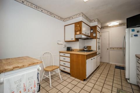 1131 E Juniper Ln, Mount Prospect, IL 60056 photo 8