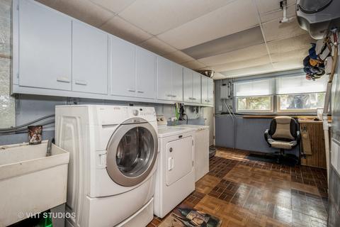 1131 E Juniper Ln, Mount Prospect, IL 60056 photo 16