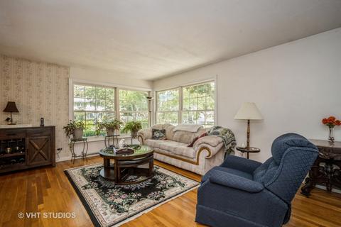 1131 E Juniper Ln, Mount Prospect, IL 60056 photo 4