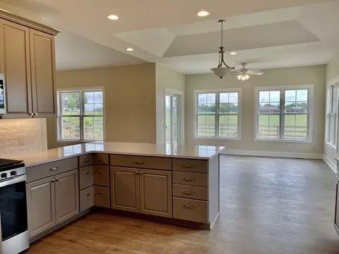 1855 Cedar Ln, Peru, IL 61354 photo 9