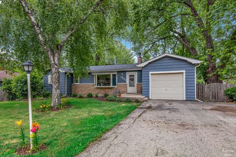 3802 W Clover Ave, Mchenry, IL 60050 photo 2