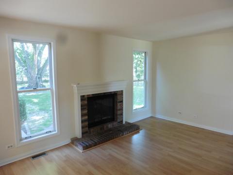 1000 Tanglewood Dr, Algonquin, IL 60102 photo 3