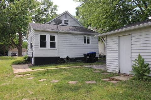 816 E Walnut St, Bloomington, IL 61701 photo 5