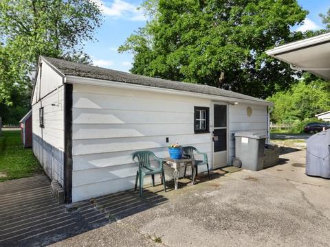 401 E Byron St, Sidney, IL 61877 photo 3