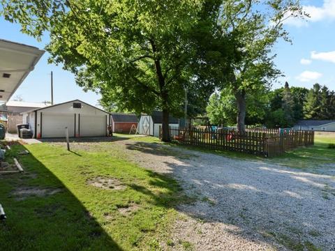 401 E Byron St, Sidney, IL 61877 photo 6