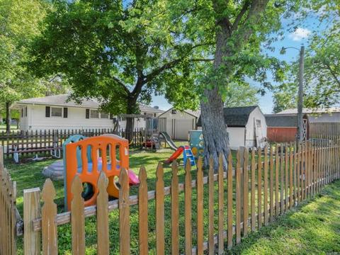 401 E Byron St, Sidney, IL 61877 photo 7
