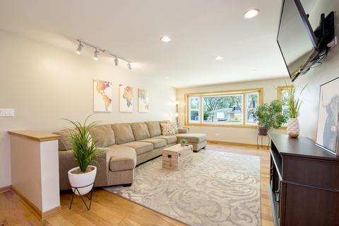 181 E Millers Rd, Des Plaines, IL 60016 photo 2