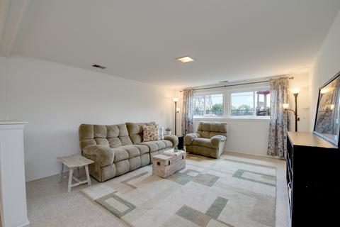 181 E Millers Rd, Des Plaines, IL 60016 photo 13
